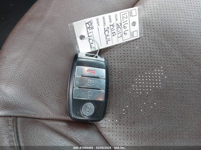 KIA SOUL + 2017 KNDJP3A5XH7473516 Image 11