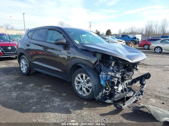 KM8J23A43KU008909 Hyundai TUCSON SE