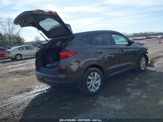 KM8J23A43KU008909 Hyundai TUCSON SE