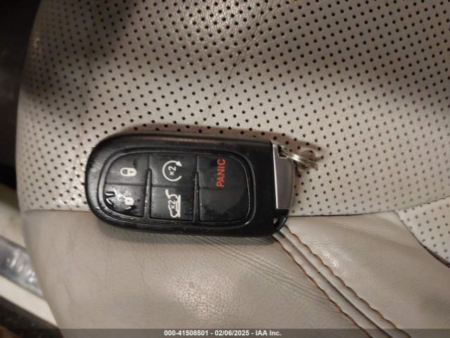 1C4PJMDN4KD190051 Jeep Cherokee Limited 4x4