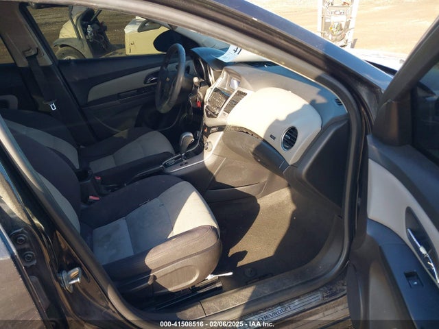 1G1PA5SH7E7259569 Chevrolet Cruze Ls Auto