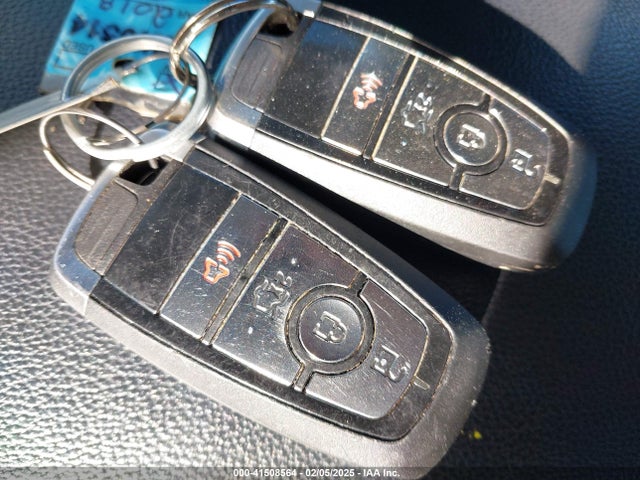 3FA6P0HD9JR258618 Ford FUSION SE