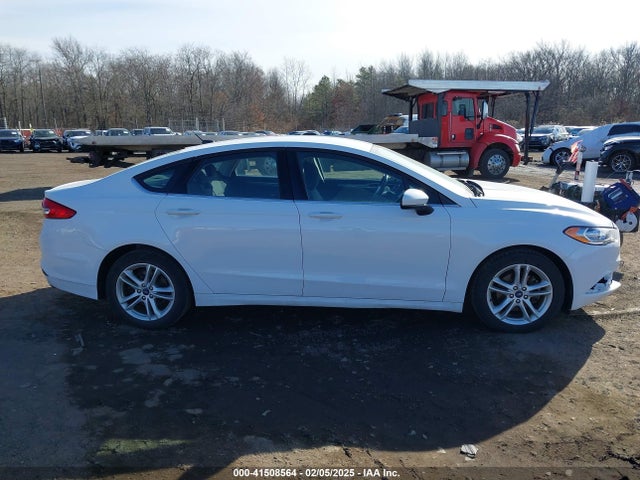 3FA6P0HD9JR258618 Ford FUSION SE