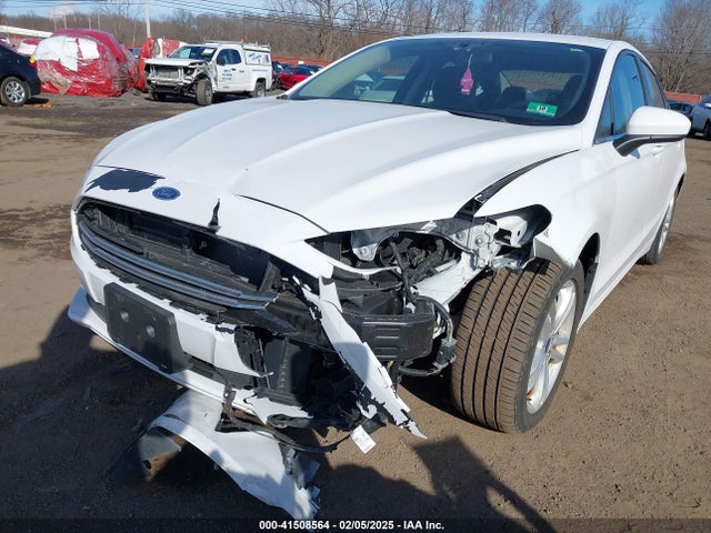3FA6P0HD9JR258618 Ford FUSION SE