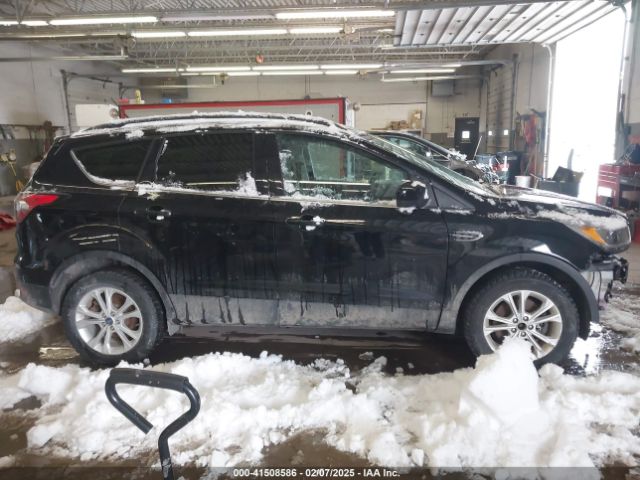 1FMCU9GD0JUC72780 Ford ESCAPE SE
