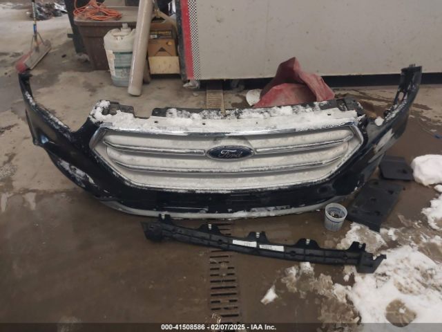 1FMCU9GD0JUC72780 Ford ESCAPE SE