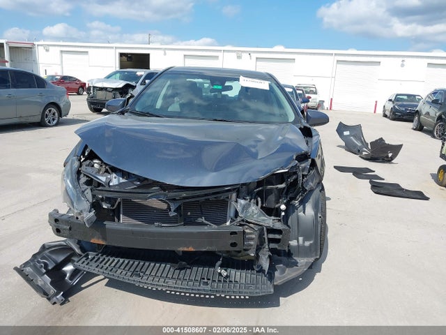 Toyota COROLLA LE 2018 5YFBURHE5JP794003 Image 12