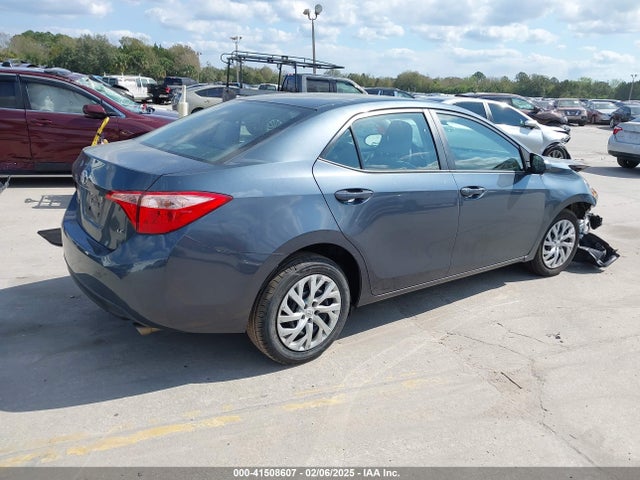 Toyota COROLLA LE 2018 5YFBURHE5JP794003 Image 4