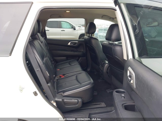 5N1DR2MM1KC645527 Nissan Pathfinder Sl