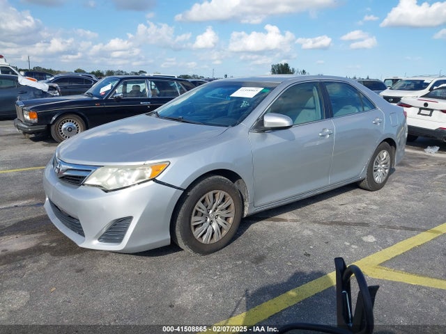 Toyota CAMRY LE 2014 4T4BF1FK5ER408579 Image 2