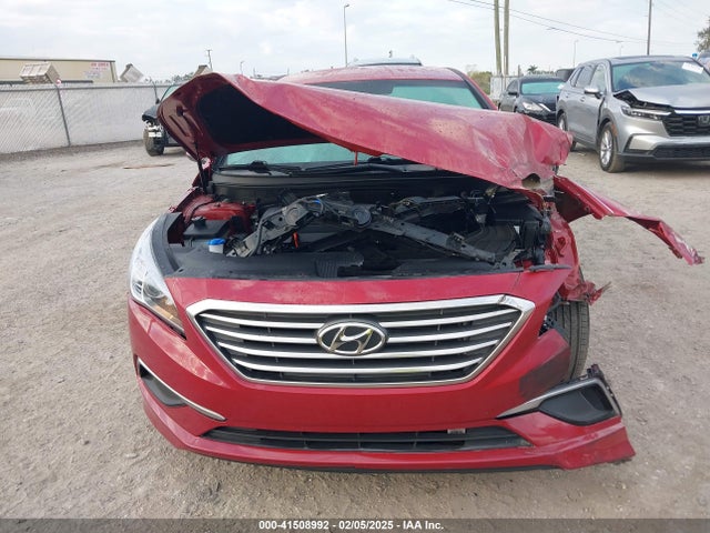 Hyundai SONATA SE 2017 5NPE24AF2HH524100 Image 13