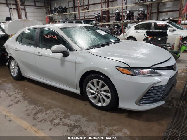 4T1C11AK5NU037816 Toyota CAMRY LE