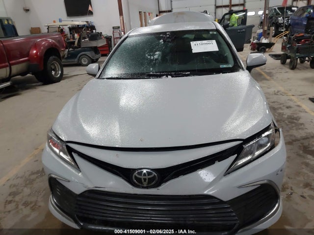 4T1C11AK5NU037816 Toyota CAMRY LE