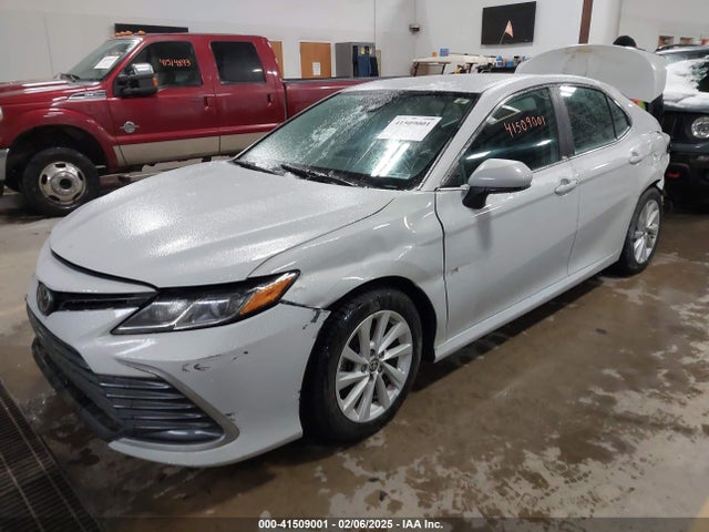 4T1C11AK5NU037816 Toyota CAMRY LE