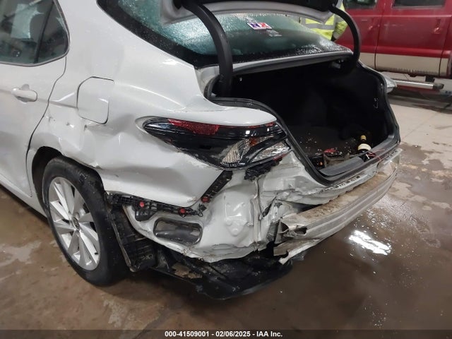 4T1C11AK5NU037816 Toyota CAMRY LE