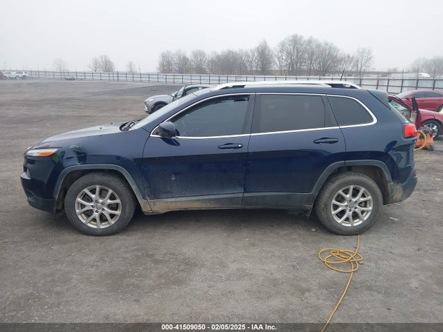 1C4PJLCB8GW116211 Jeep Cherokee Latitude
