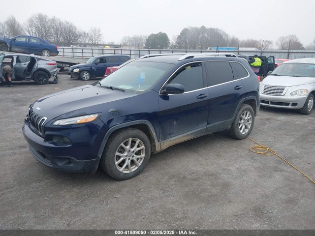 1C4PJLCB8GW116211 Jeep Cherokee Latitude