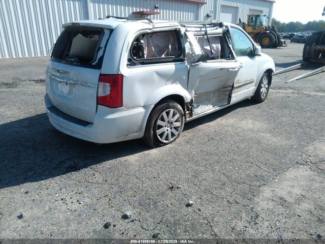 2C4RC1BG3GR301568 Chrysler Town and Country