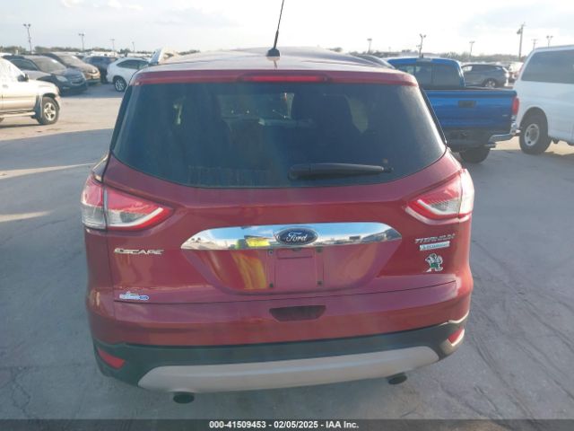 1FMCU0J92GUC64804 Ford Escape Titanium