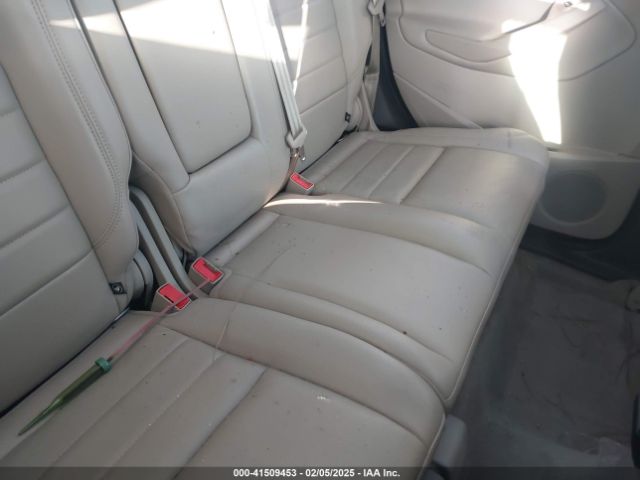 1FMCU0J92GUC64804 Ford Escape Titanium