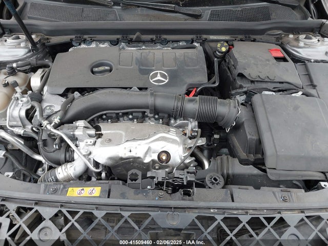 WDD3G4EB2KW003031 Mercedes-Benz A 220