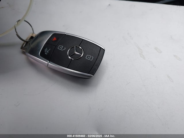 WDD3G4EB2KW003031 Mercedes-Benz A 220
