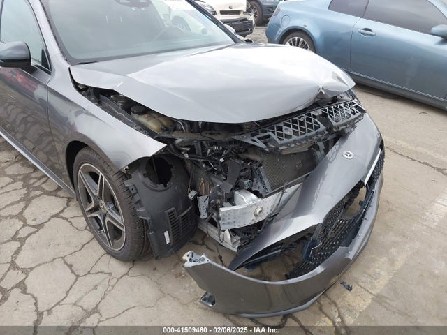 WDD3G4EB2KW003031 Mercedes-Benz A 220
