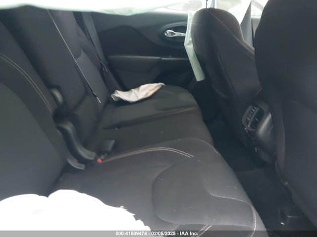 Jeep Cherokee Latitude 2016 1C4PJLCS4GW114486 Image 8