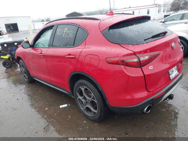 2018 ALFA ROMEO STELVIO ZASFAKPN2J7B77315 Photo 2
