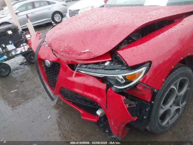 2018 ALFA ROMEO STELVIO ZASFAKPN2J7B77315 Photo 5