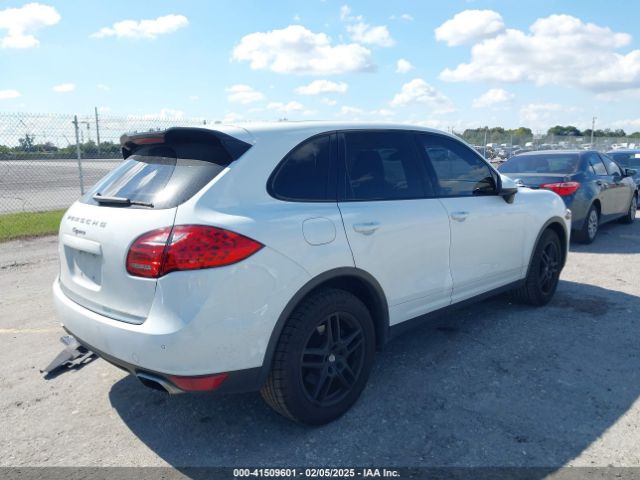 2013 PORSCHE CAYENNE WP1AA2A21DLA10729 Photo 3