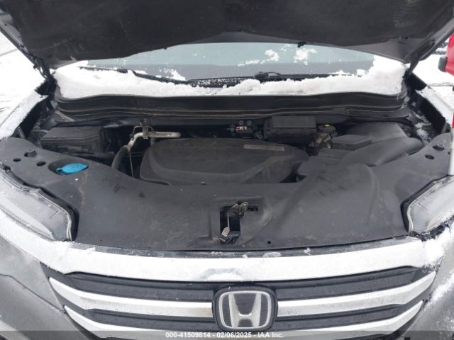 5FNYF6H9XJB000050 Honda Pilot Touring