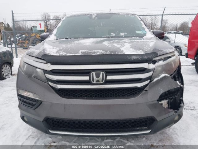 5FNYF6H9XJB000050 Honda Pilot Touring