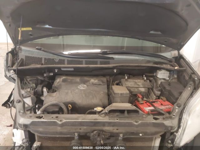 5TDYK3DC2ES476581 Toyota Sienna Xle V6 8 Passenger