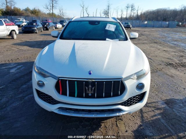 ZN661XUL9HX243859 Maserati Levante