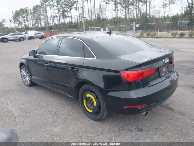 2015 AUDI A3 WAUBFGFF6F1052907 Photo 2