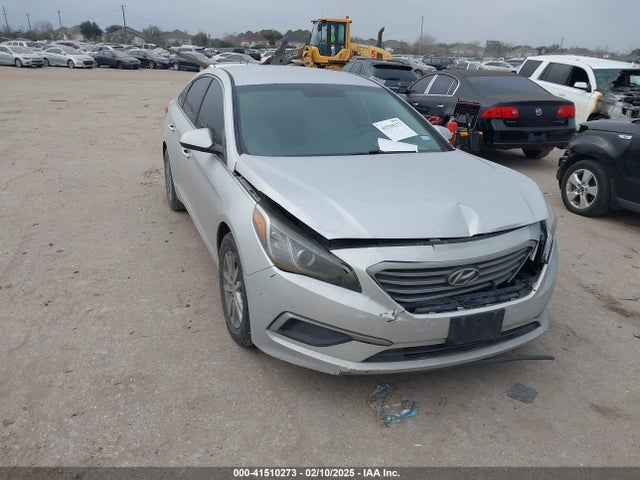 2017 5NPE24AF3HH559244 main image