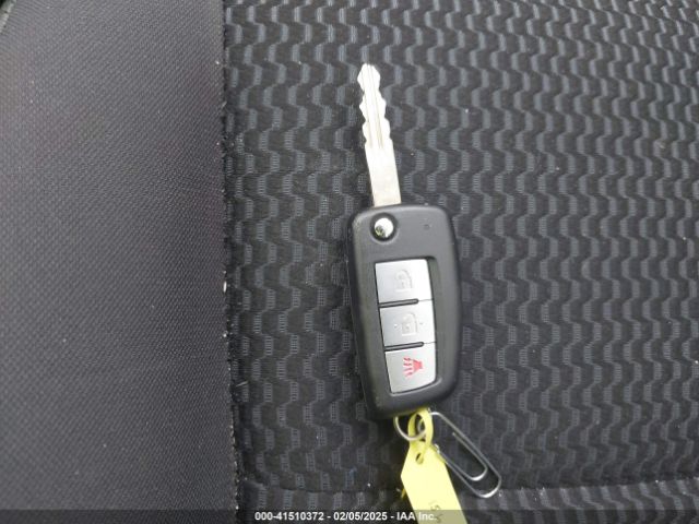 JN1BJ1CR5JW251619 Nissan Rogue Sport S