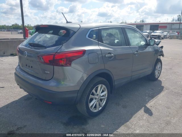 JN1BJ1CR5JW251619 Nissan Rogue Sport S