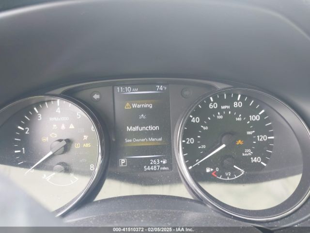 JN1BJ1CR5JW251619 Nissan Rogue Sport S