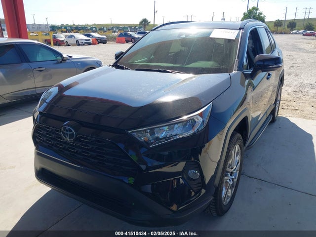 Toyota Rav4 Xle Premium 2019 2T3C1RFVXKW023284 Image 2