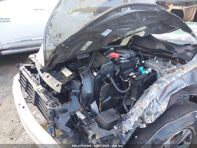 Honda CR-V LX 2018 2HKRW6H39JH208955 Image 9