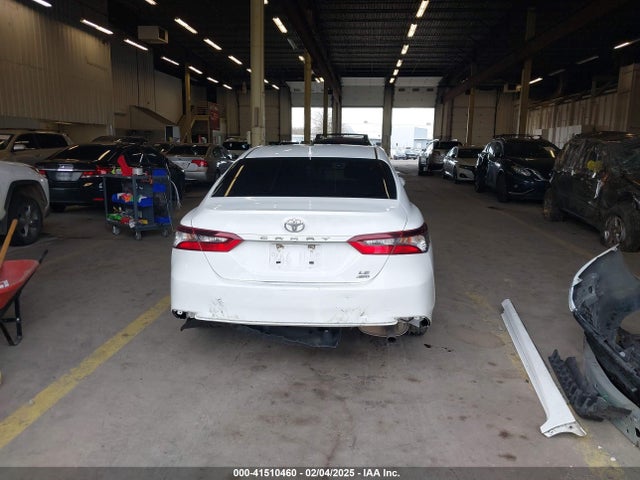 4T1C11BK1NU054269 Toyota Camry Le Awd