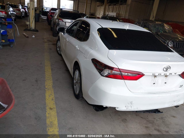 4T1C11BK1NU054269 Toyota Camry Le Awd