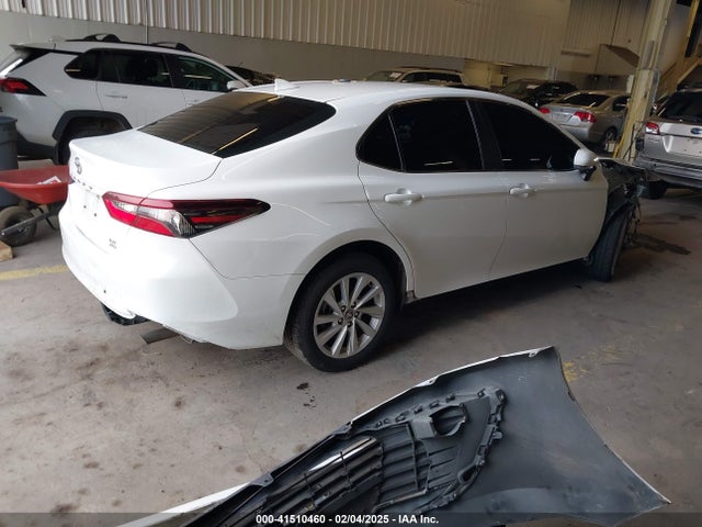 4T1C11BK1NU054269 Toyota Camry Le Awd