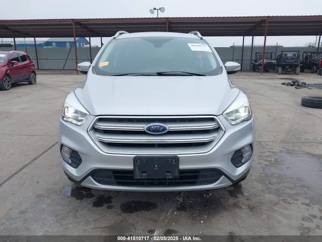 1FMCU9J96JUD28712 Ford Escape Titanium