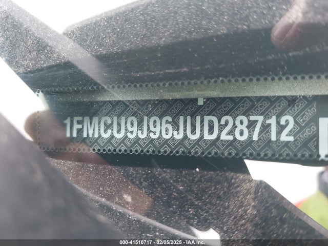 1FMCU9J96JUD28712 Ford Escape Titanium