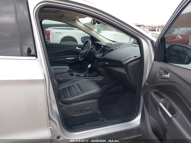 1FMCU9J96JUD28712 Ford Escape Titanium