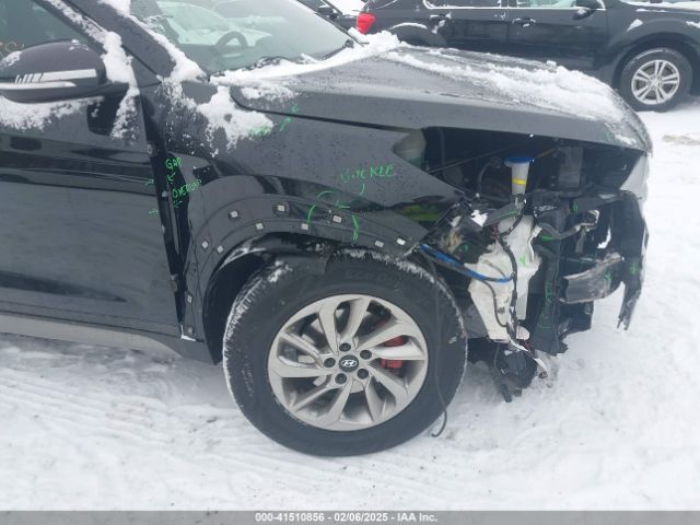 KM8J3CA48HU533258 Hyundai Tucson Se Plus