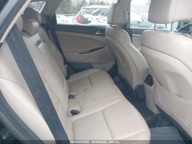 KM8J3CA48HU533258 Hyundai Tucson Se Plus
